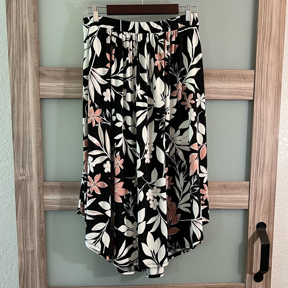 🔥 5 for $25 | Acting Pro | Black Floral Skirt Women’s XL